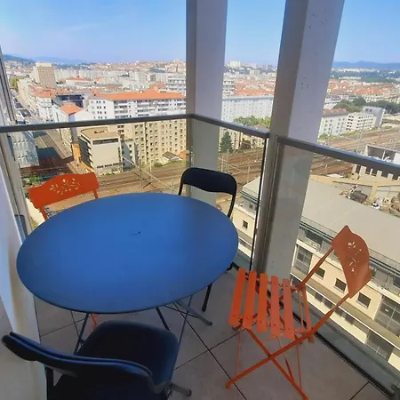 Terrasse De La Gare